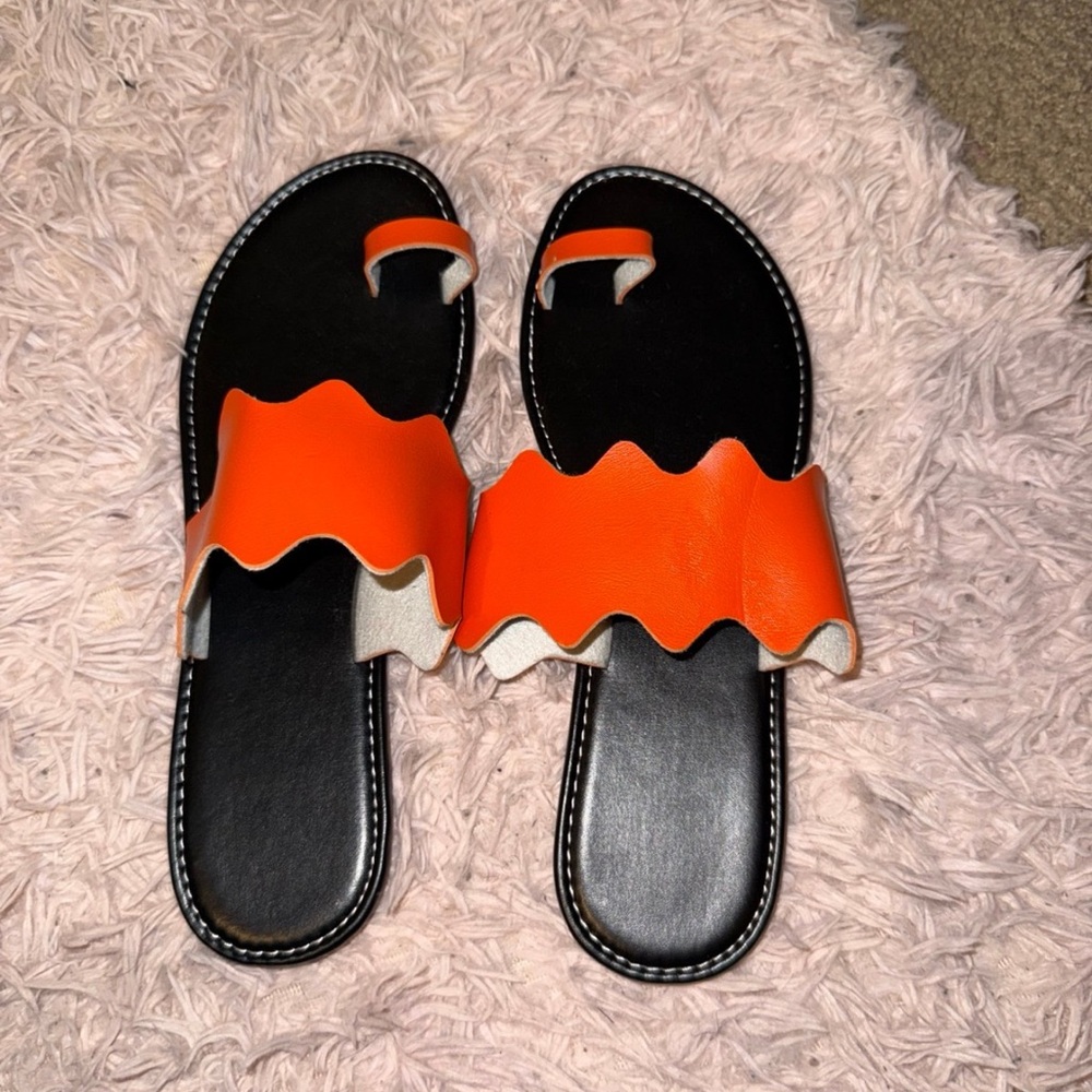 SHEIN sandals selling both!